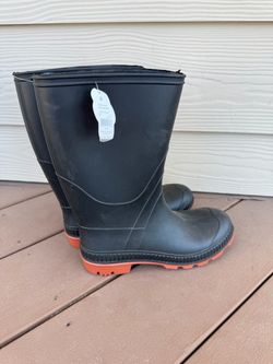 New rubber boots big kid size 4