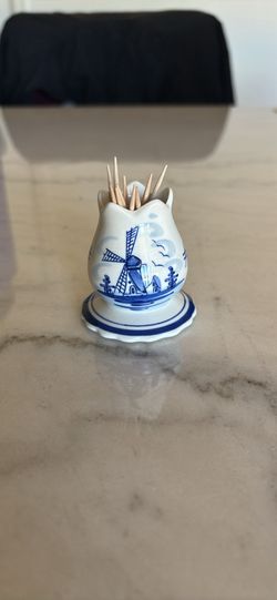 Delft blue toothpick holder