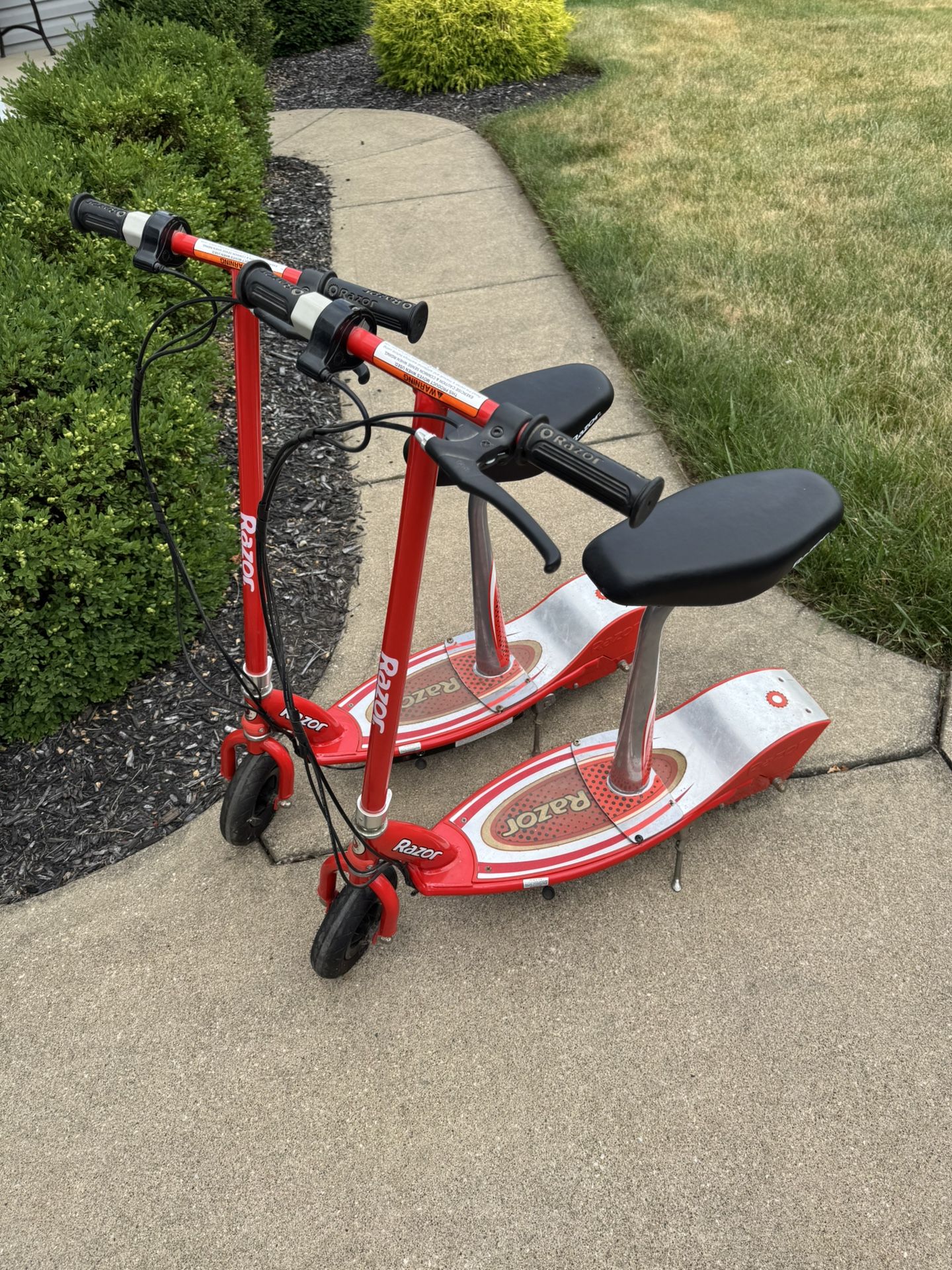 2-Kids Razor e200s Scooters