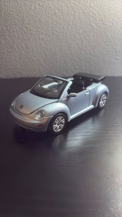 Maisto: Volkswagen New Beetle (missing steering wheel)