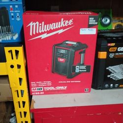 Milwaukee M18 Radio + Charger