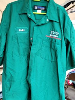 O'Reilly Auto Parts Work Shirts with the name Felix New size XL Short sleeve Green shirt with pockets