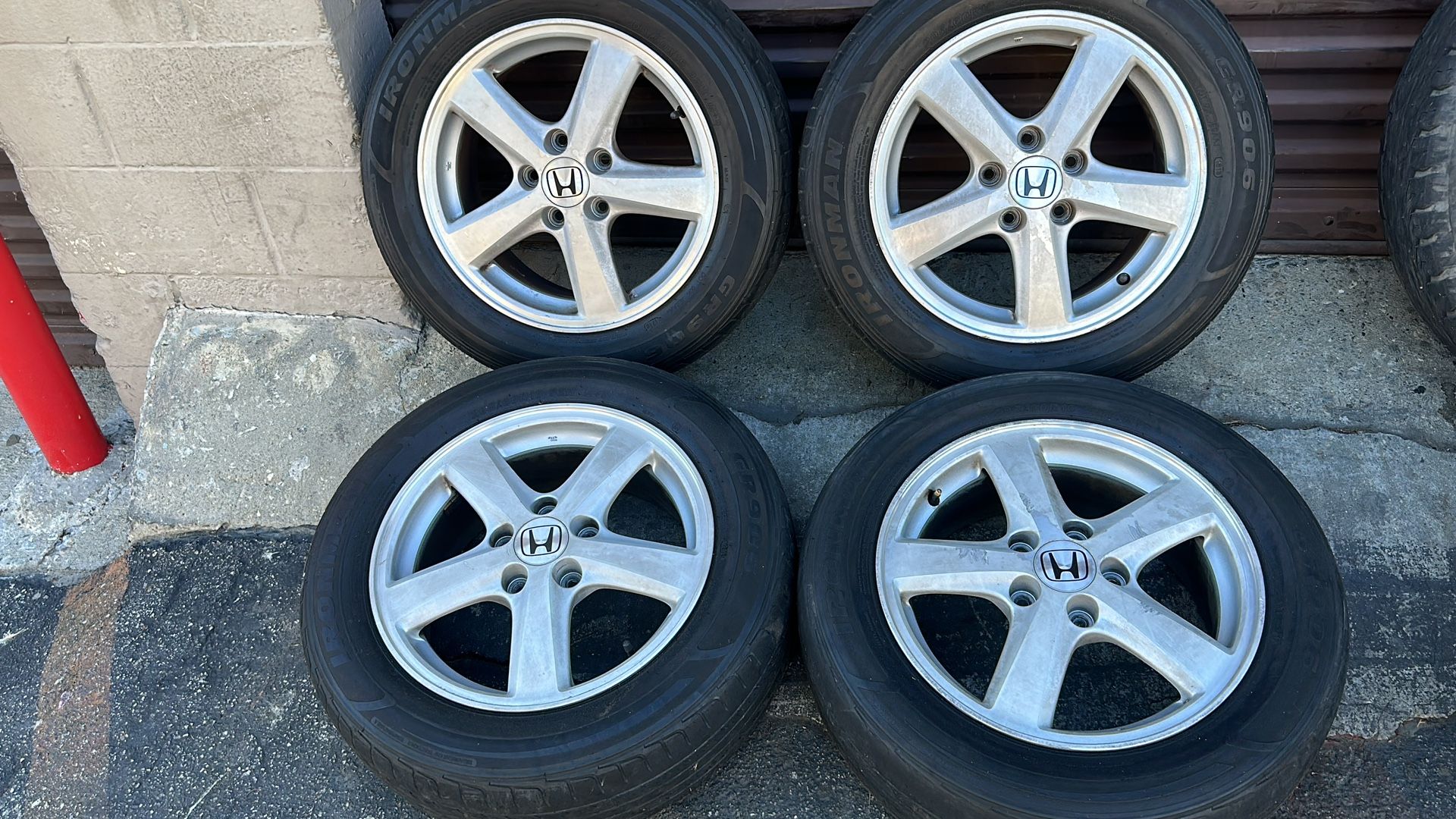 Honda Civic 16 inch wheels with old tires 5 lug