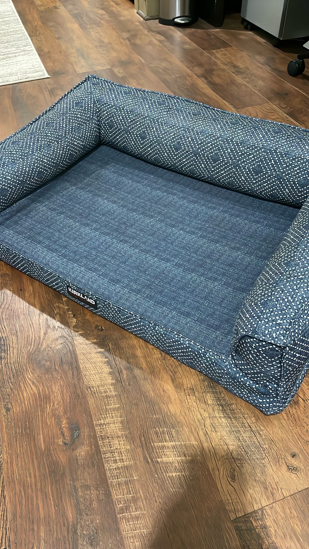 Kirkland Signature Sofa Dog Bed - Blue