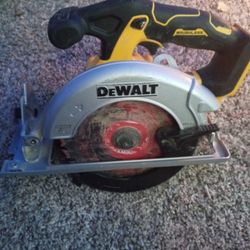 Dewalt 20V 6 1/2in Circular Saw TOOL ONLY
