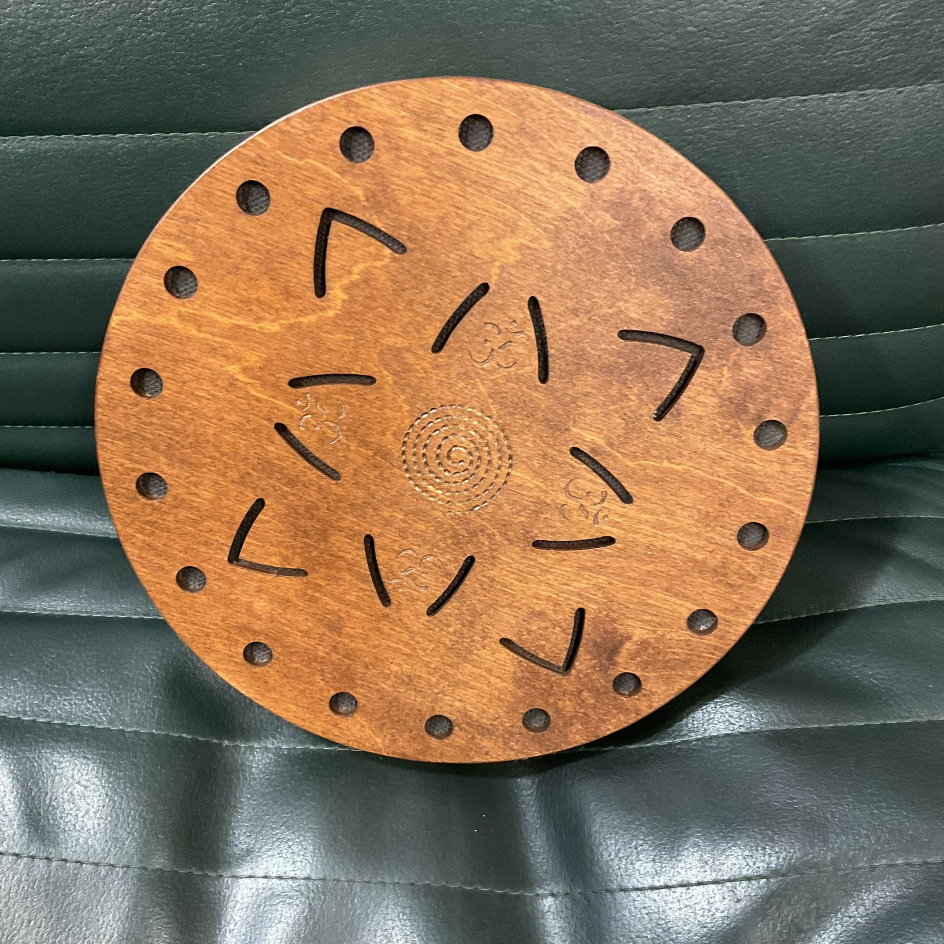 Nazar Drums 8” Rain Disk (Ocean Breath)
-2 Sided Design This is a sound healing tool rain disk This meditative instrument gives relaxing sound similar