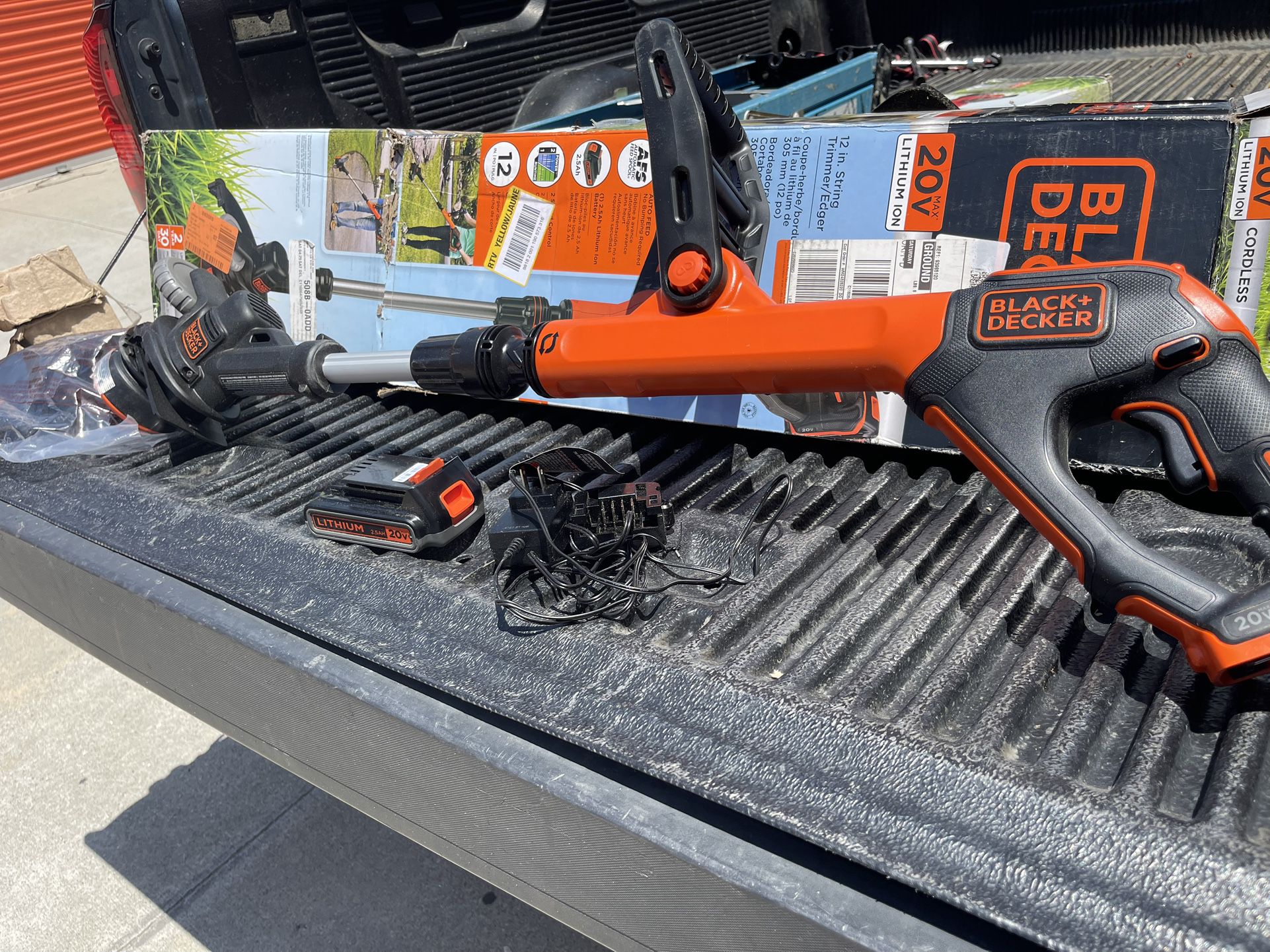 BLACK+DECKER LST220 20V Lithium Ion Cordless GrassHog Trimmer/Edger w/  batteries and charger for Sale in Bloomfield, NJ - OfferUp