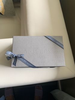 Alexander Mqueen wallet on chain