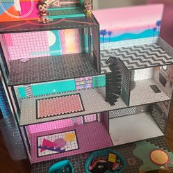 LOL Doll House And All Dolls, And Accessories Included 