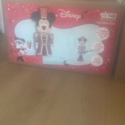 Minnie Light Up Nutcracker