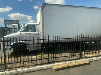 Chevrolet 30 HD Grumman Box Truck