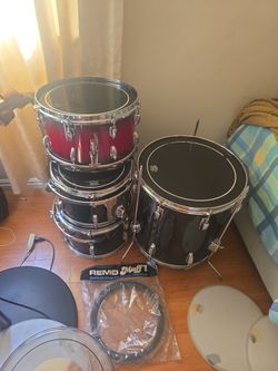 Ludwig drumset vintage 5 piece & extras bass drum included too many extras 2 pedals
