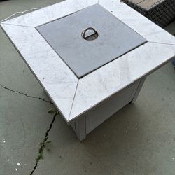 Free standing fire pit