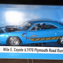 Jada 1 24 coyote & 1970 PLYMOUTH