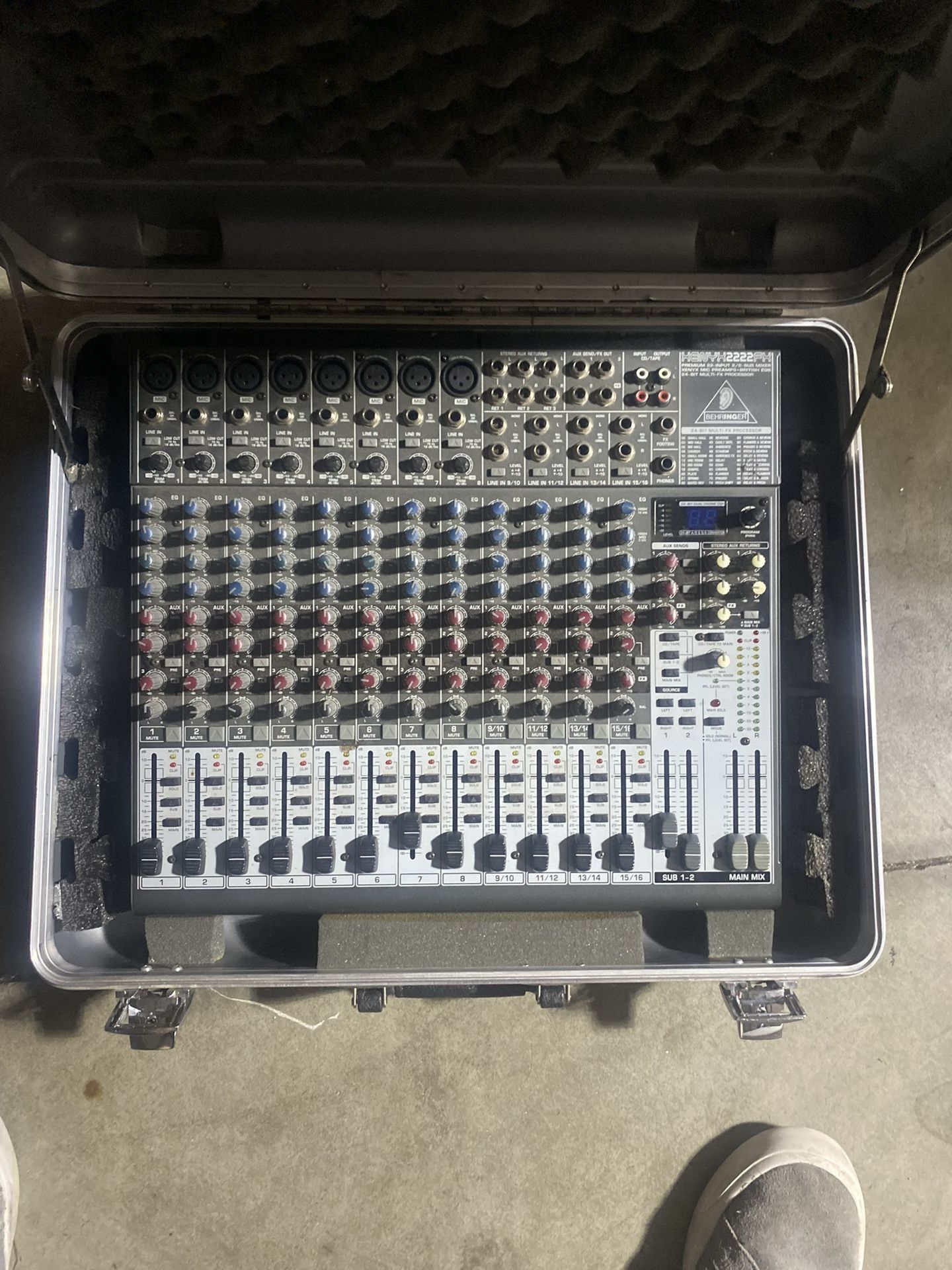sound board/mixer
