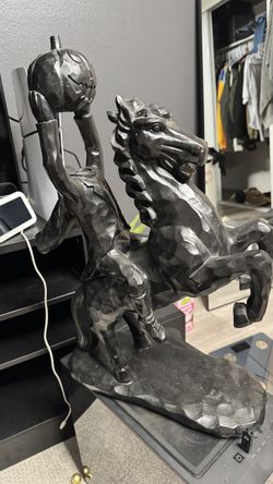 Martha Stewart headless Horseman statue