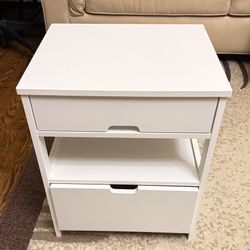 VERY NICE WHITE BEDSIDE TABLE / NIGHTSTAND 
