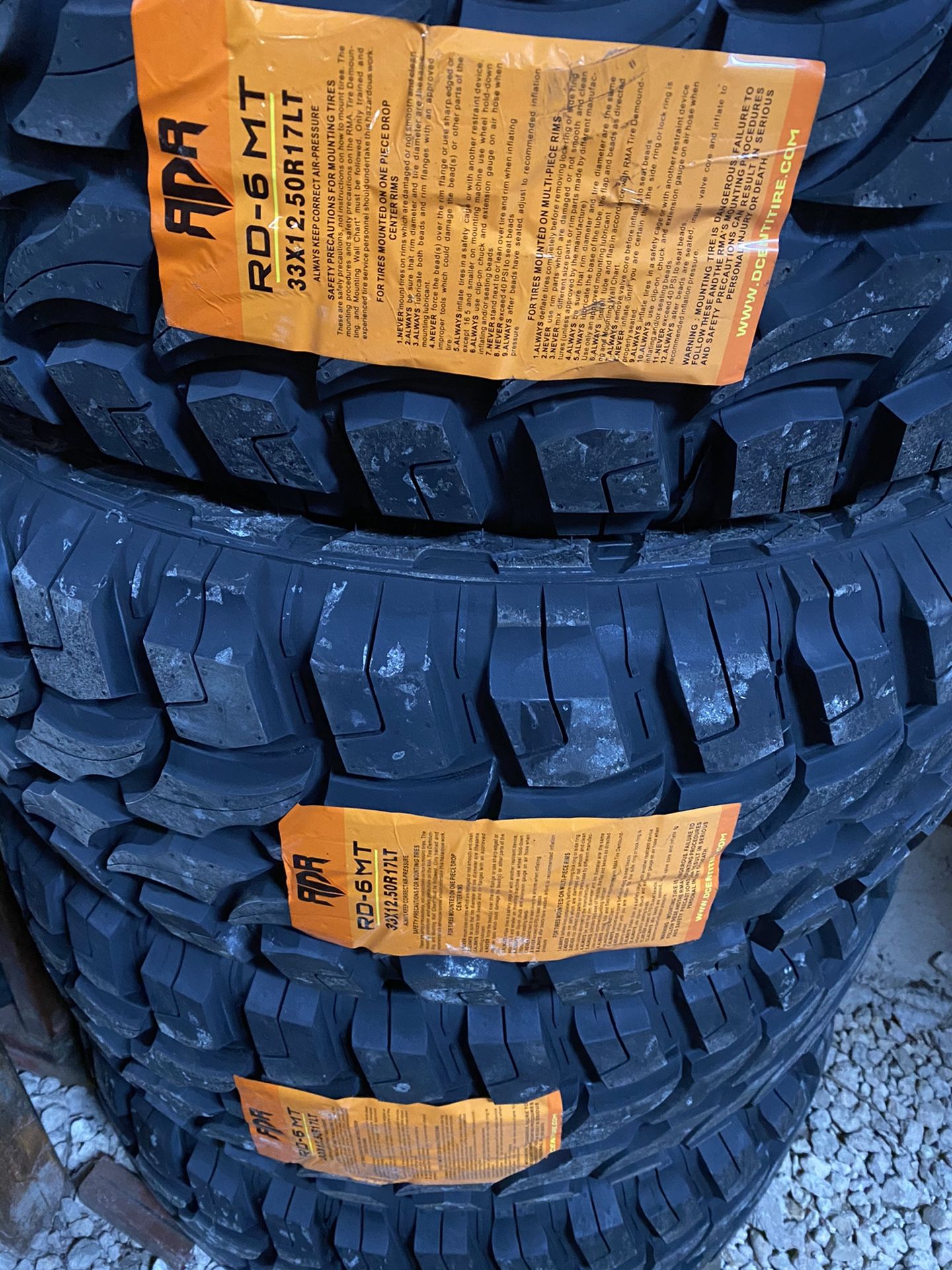 33/17 MUD TIRES