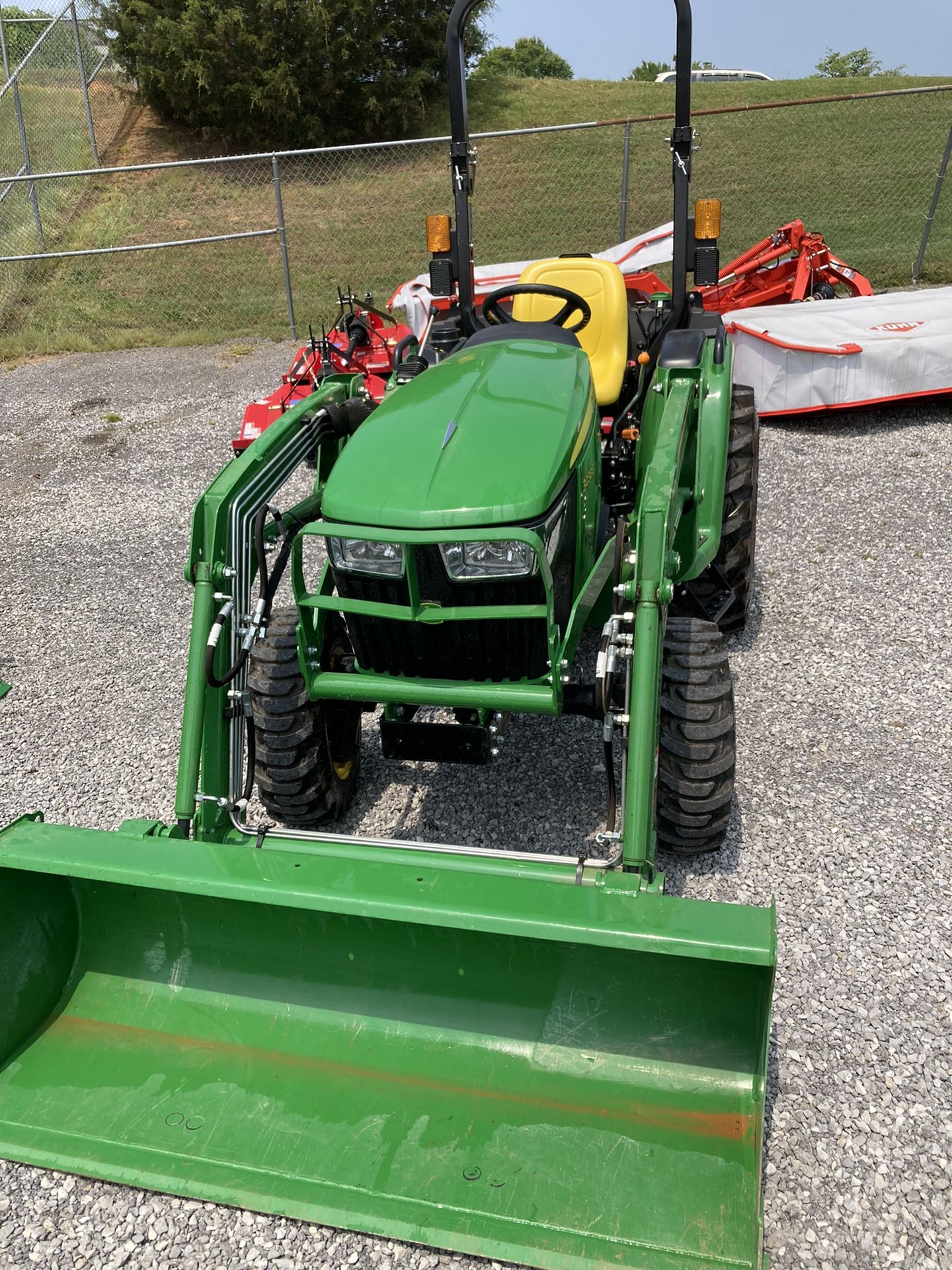 John Deere 3038E Utility Tractor With Loader