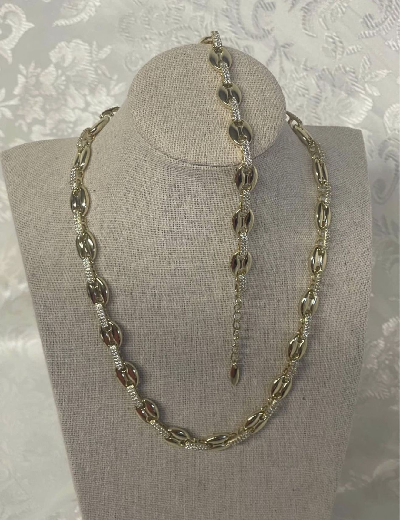 Gold Filled Women’s Set 18inch Necklace And 7 Inches Bracelet  