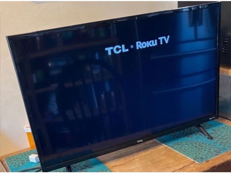 TCL 32" Class 720P HD LED Roku Smart TV