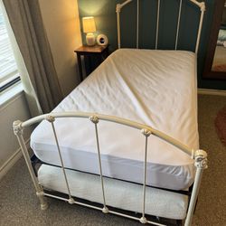 Twin Trundle with Mattresses 