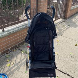 2 Baby Stroller Each One $25 , Almost New 