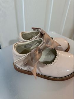 Toddler pink bow shoes