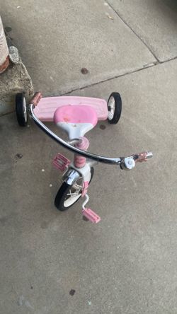 Triciclo para niña usado