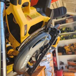 Dewalt Flexvolt 60v Rear Handle Skillsaw New Only Tool $240