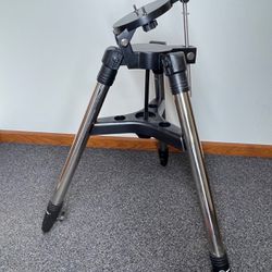 Meade Telescope Deluxe Field Tripod with Cary case