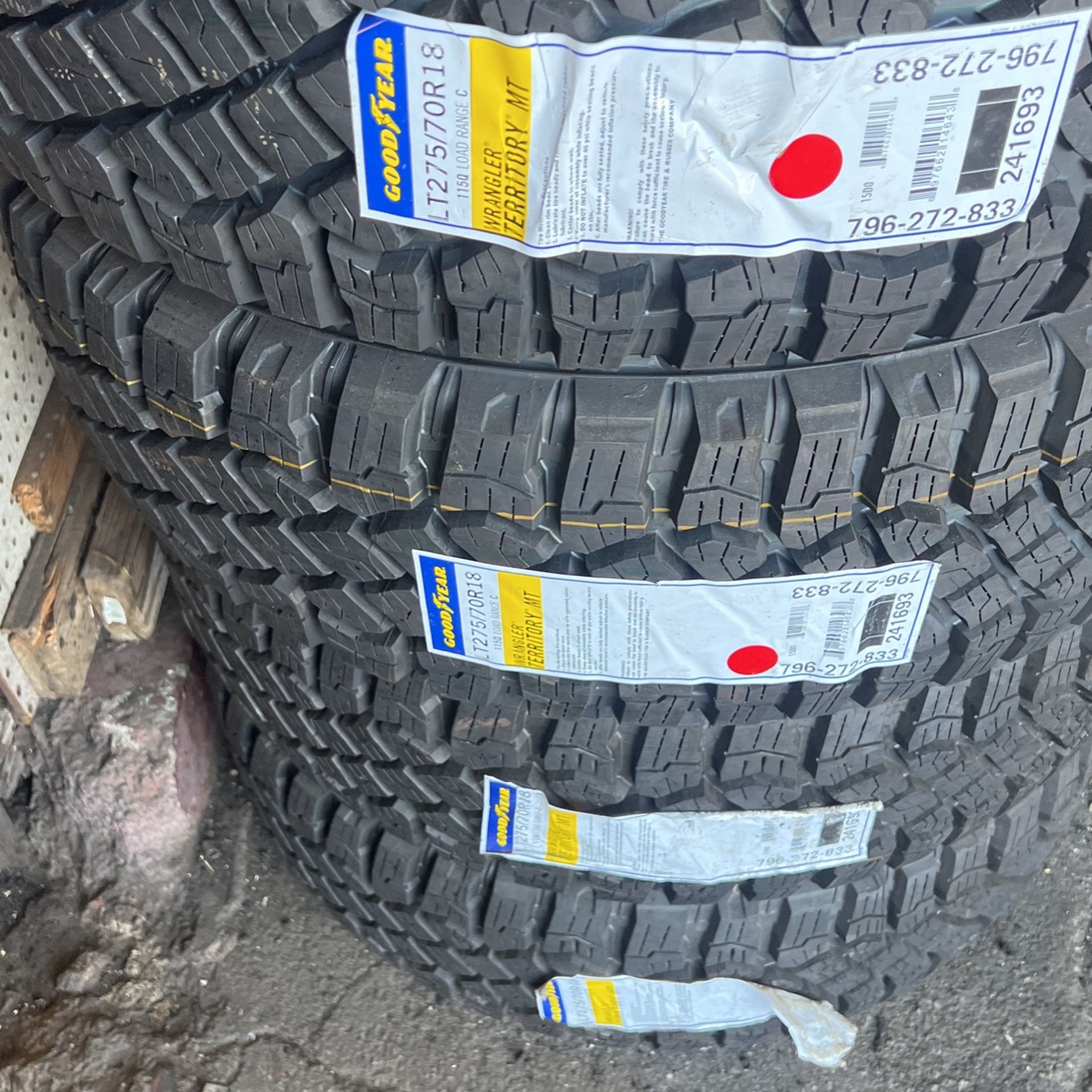 LT 275/70/18 Goodyear Wrangler Territory MT