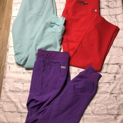 Figs Women’s Bundle Of Two Joggers And One Pants Size Small 