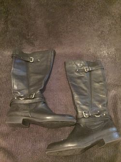 Black boots size 8M