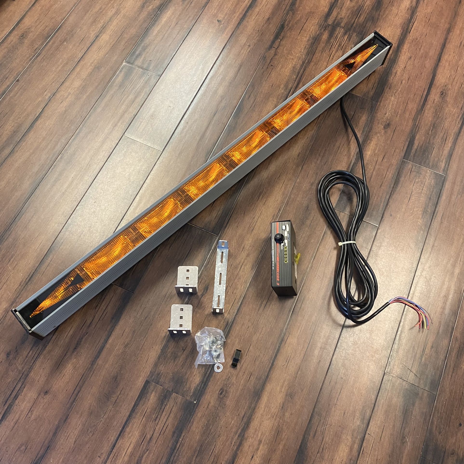 Code 3 Arrowstik AS-8 Light Bar With Controller 7410