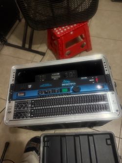 Raca de sonido trae toma corriente efecto de voces y ecualizador de dos vías incluye la Raca