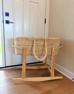 Woven bassinet