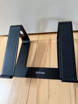 Boyata Laptop stand 10.5"w x 9"d x 6"h