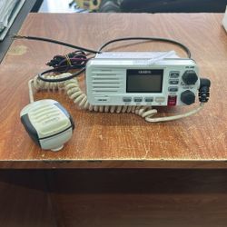 Uniden UM380 Fixed Mount Marine DSC VHF Radio - White