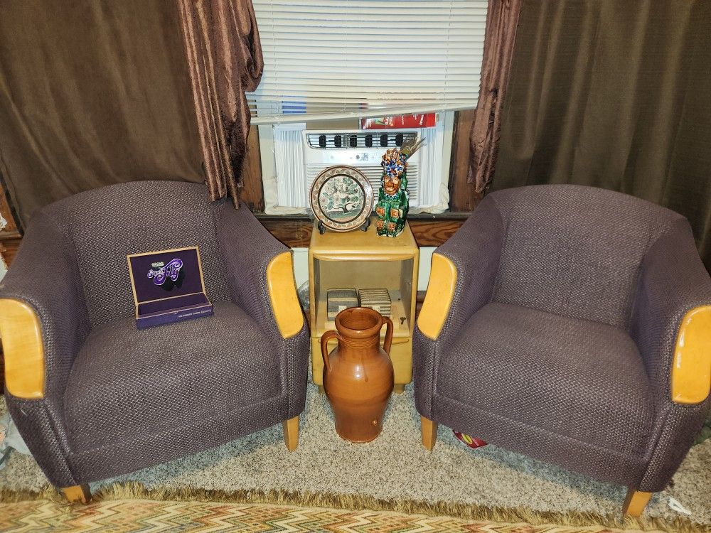 2 Stylish Armchairs