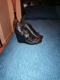 real black leather heels size 7.5