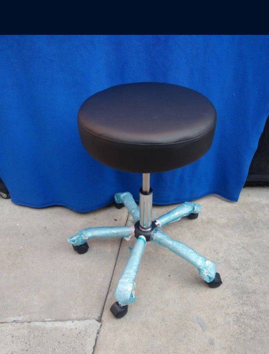 Adjustable Rolling Stool Chairs. 