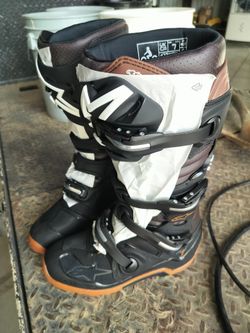 Size 7 Alpinestar tech 7 new