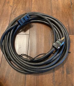 Heavy-Duty 25 ft. 12 AWG 3-Conductor Indoor/Outdoor Extension Cord Up for sale is a heavy-duty 25-foot 12 AWG extension cord built to deliver maximum