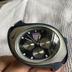 Like New Nike USA Soccer Watch in excellent condition