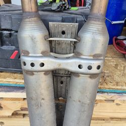 2001-2006 Lexus LS430 center exhaust pipe resonator