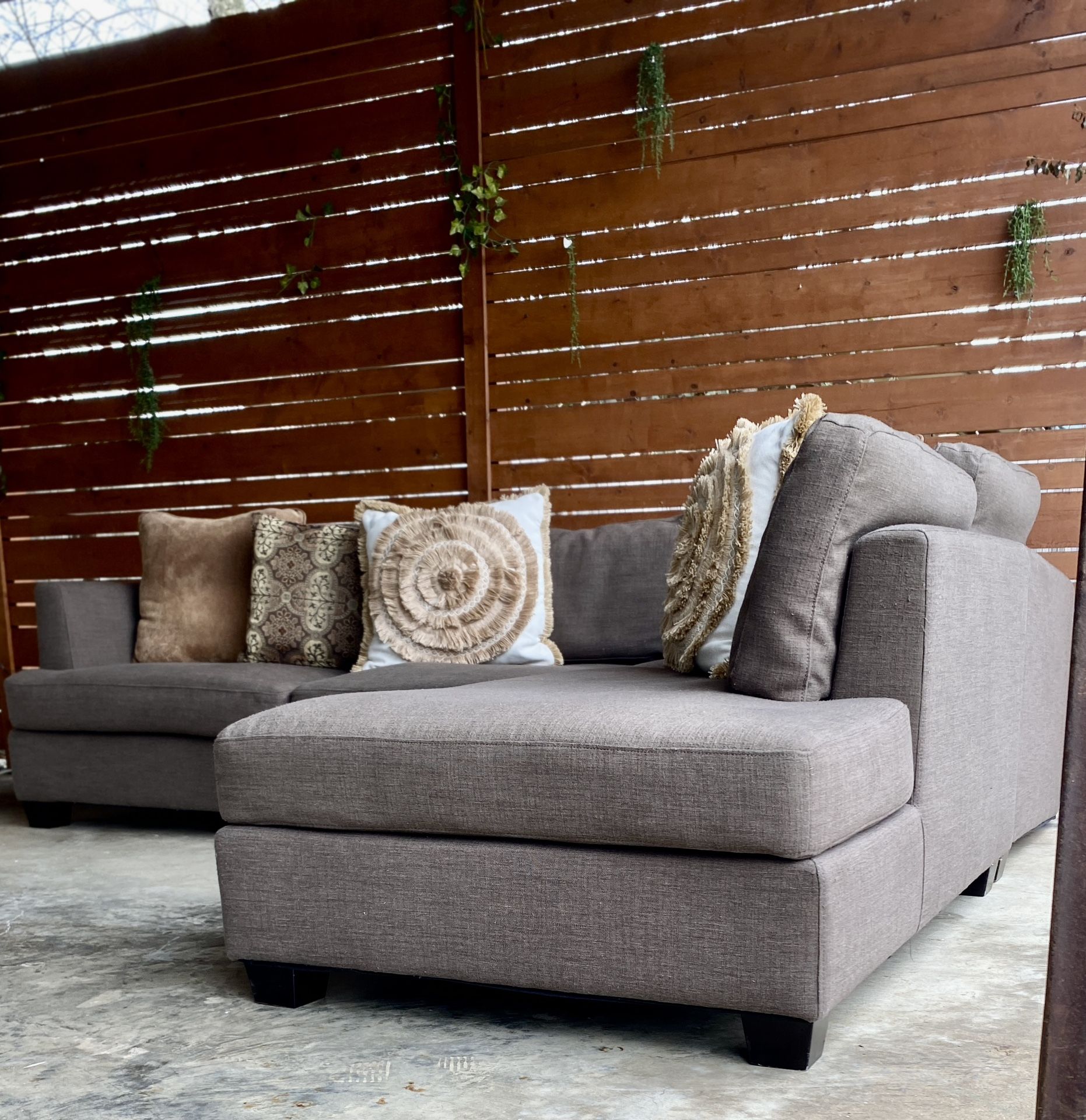 Sectional couch, living room, salas, couches, sofas, sillones, sectionals, brown sectional for