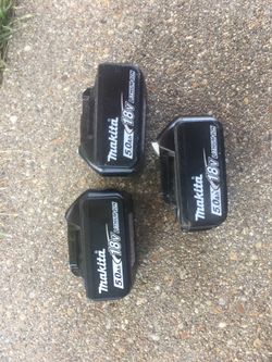 3 rechargeable batteries for power tools