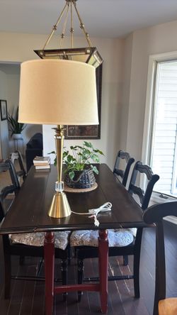 Stunning Table Lamp with Drum Shade (34 in Tall)