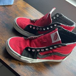 Vans Size 5 Men’s / 6.5 Women’s. $10